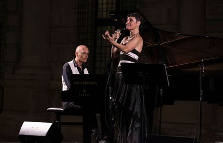 PETRA MAGONI CANTA BRECHT